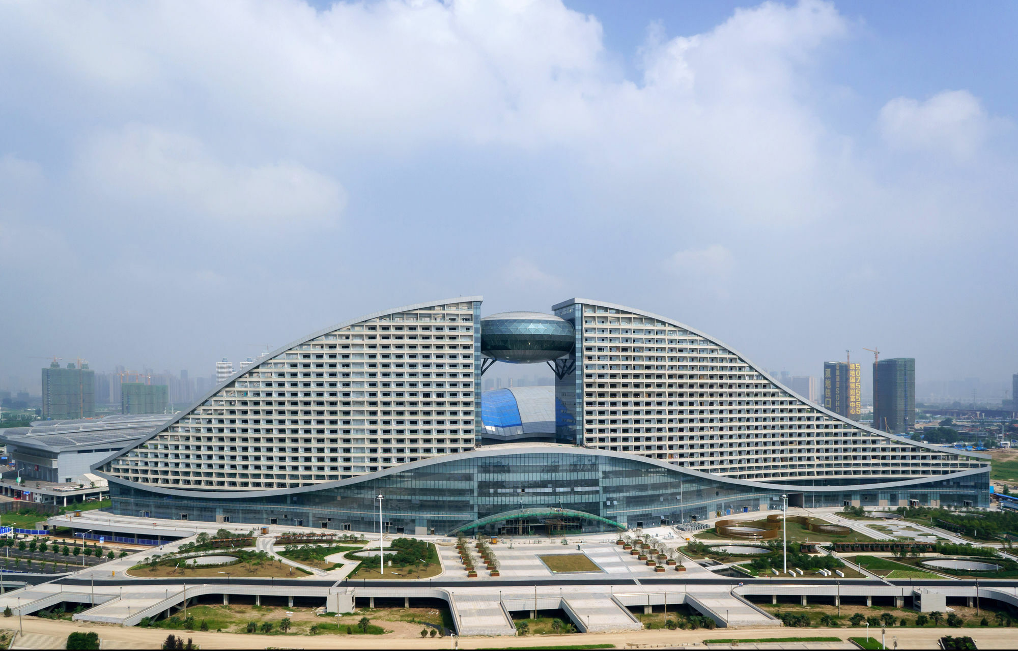 Intercontinental Wuhan By Ihg - Yangtze River View Exterior foto